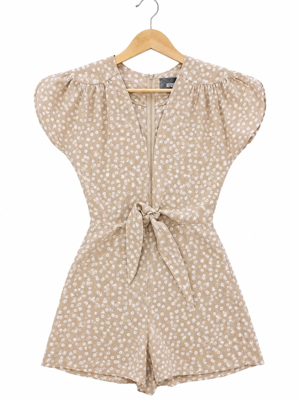 Reformation Gilly Romper Beige White Daisy Floral Front Tie boho chic coquette 6